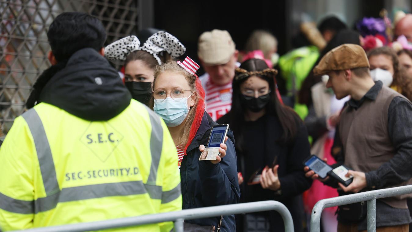 <p>Die Kölner Innenstadt soll nicht zur Partyzone erklärt werden. Für Karnevalisten gilt die 2G-plus-Regel.</p>