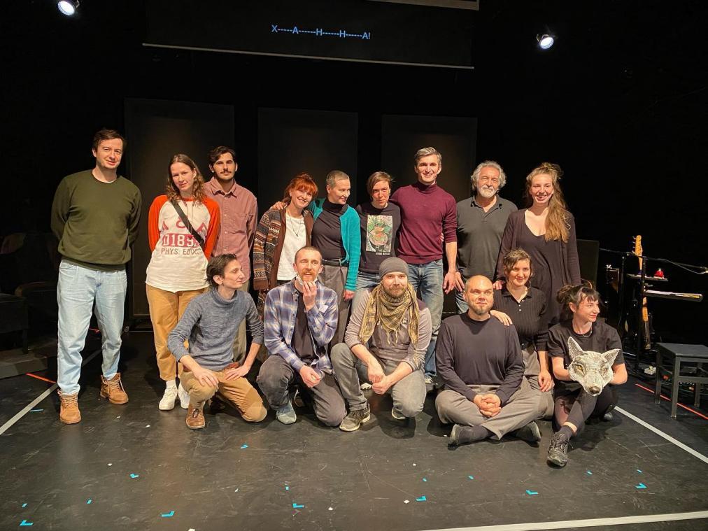 <p>„Die Leute sind dankbar, dass wir in diesen Zeiten kommen und ein Stück über Demokratie zeigen“, schrieb das Ensemble am Mittwoch nach dem Auftritt in Krasnodar.</p>