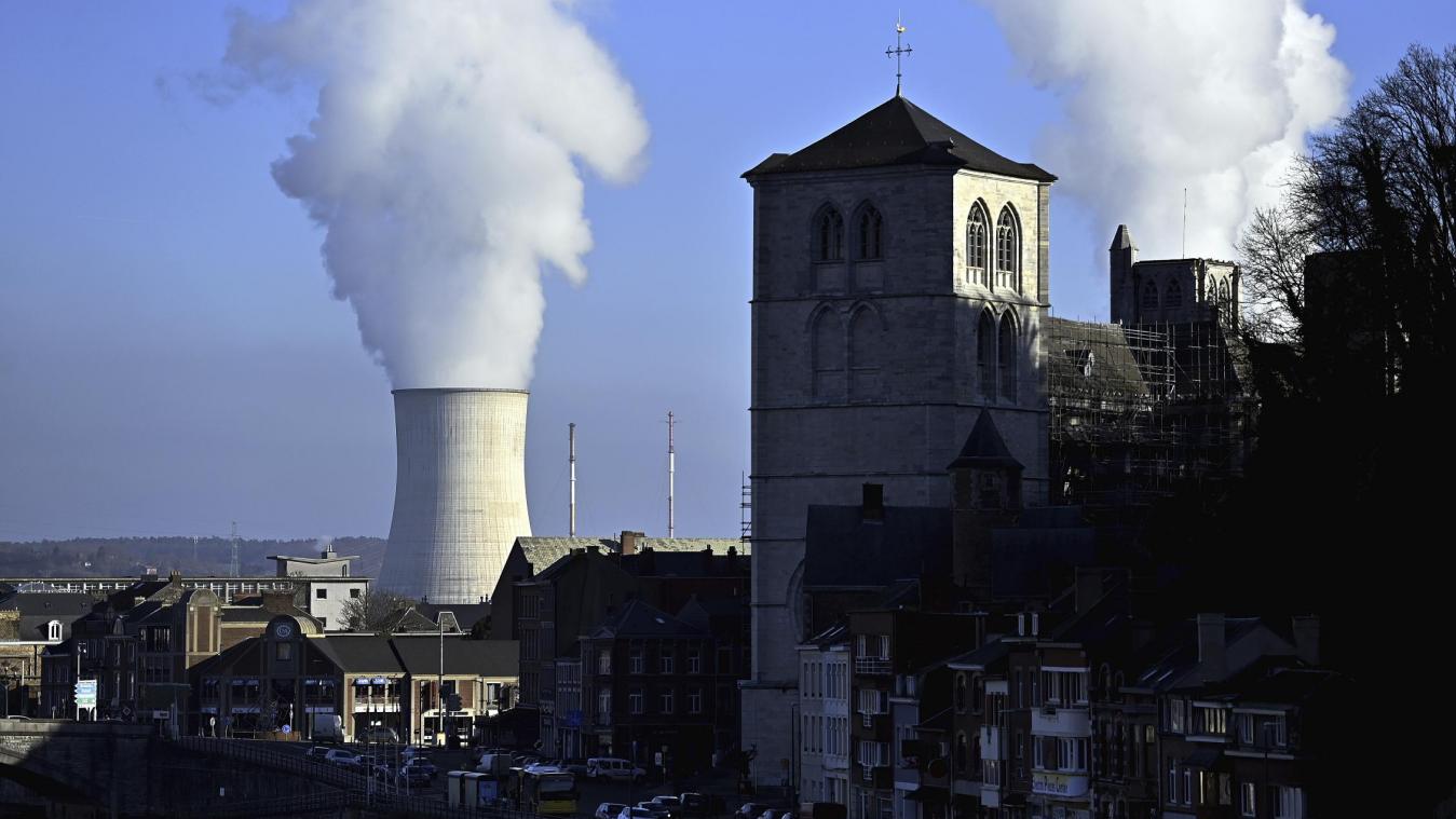 <p>Ein Blick auf das Atomkraftwerk in Tihange</p>