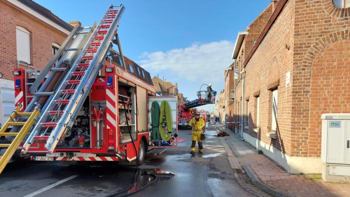 <p>Hausbrand in Comines-Warneton: Zwei Mädchen im Alter von 10 und 12 Jahren sterben</p>
