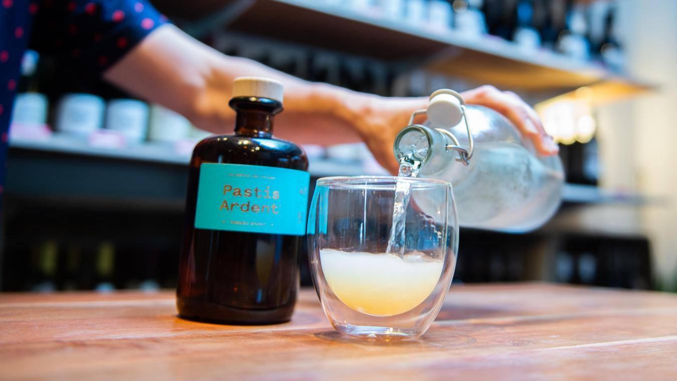 <p>Den Pastis Ardent kann man pur, oder mit Wasser genießen.</p>