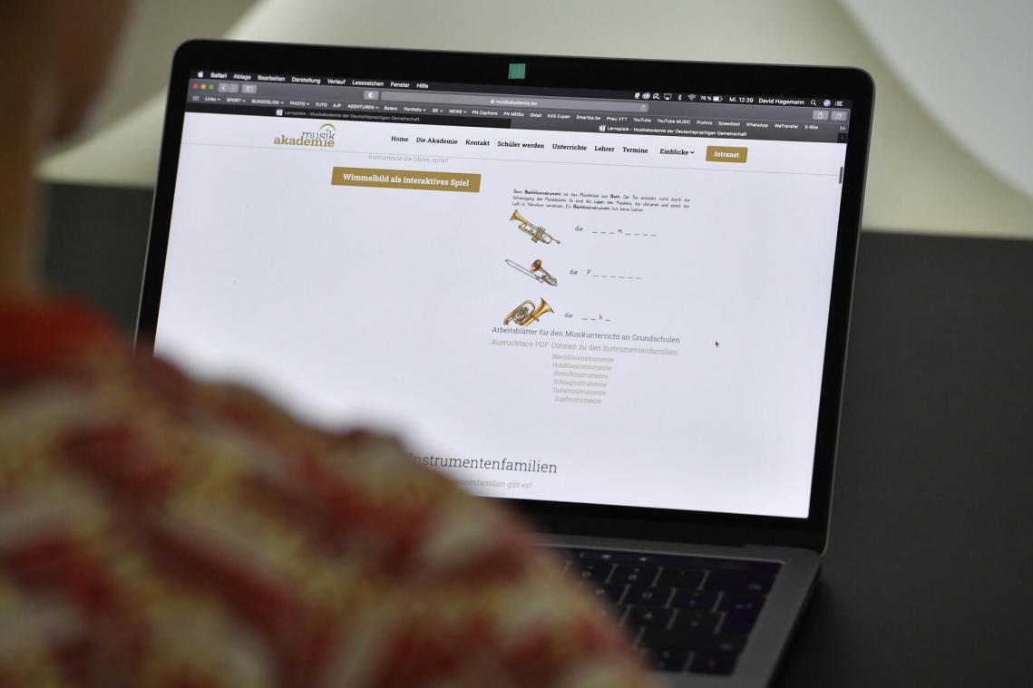 <p>Immer häufiger werden Informationen über digitale Medien vermittelt und ausgetauscht.</p>
