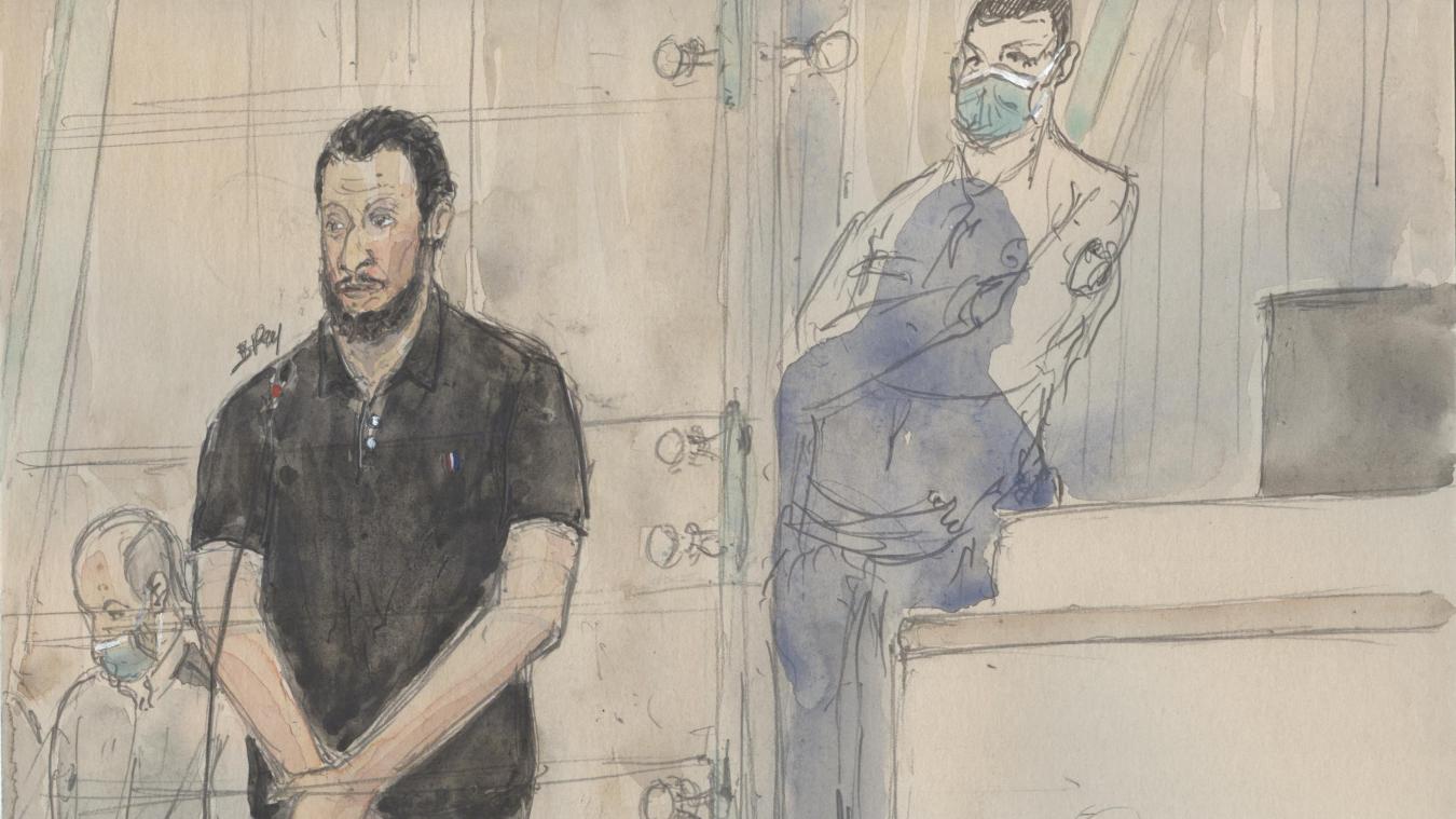 <p>Diese Gerichtsskizze zeigt den Angeklagten Salah Abdeslam, der am 30. März 2022 vor Gericht erklärte, er habe seine Pläne, seinen Sprengstoffgürtel zu zünden, „aufgegeben“: „Nicht aus Feigheit, nicht aus Angst, aber ich wollte es einfach nicht“, sagte Abdeslam. Der 32-jährige Franzose war den Fragen der Staatsanwälte und der Anwälte der Kläger rund zwei Stunden lang mit Schweigen begegnet, bevor er sich entschloss, zu antworten.</p>