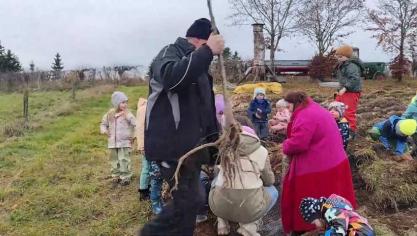 <p>Wirtzfeld pflanzt vor: Eifel-Dörfer stärken ihre „grüne Infrastruktur“</p>
