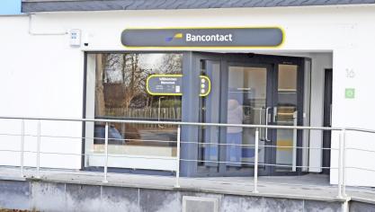 <p>Ein neuer Geldautomat in Weywertz.</p>