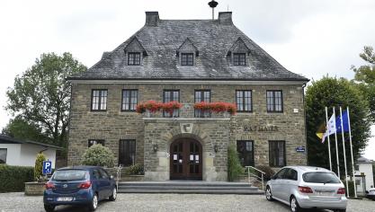 <p>Das Ameler Gemeindehaus wurde vor 80 Jahren, mitten in den Kriegswirren, eröffnet. Unter dem Nazi-Regime war im Keller eine Gefängniszelle eingerichtet.</p>