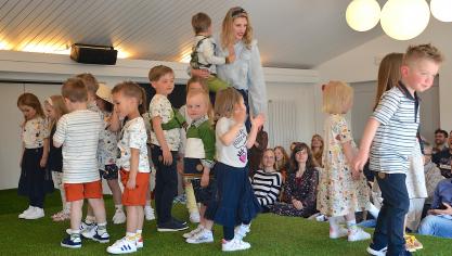 <p>„Happy Together“ sorgt für Begeisterung: „Marraine Kids“ präsentiert neue Kollektion vor 150 Gästen</p>
