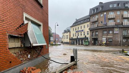 <p>Ein Bild der Zerstörung bot sich am Morgen des 15. Juli in Eupen am Zusammenfluss von Hill und Weser.</p>