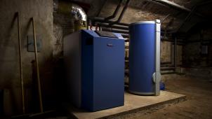 <p>Ein Öl-Brennwertkessel mit ausreichend Leistung für ein typisches Einfamilienhaus kostet zwischen 4.000 und 7.000 Euro.</p>