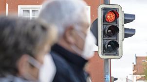 <p>Das Corona-Barometer steht zum Auftakt am 28. Januar auf Rot.</p>