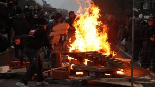 <p>Diese Bild entstand am Sonntag bei den Protesten gegen die Corona-Maßnahmen in der Brüsseler Innenstadt.</p>