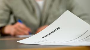 <p>Bei 80  % der freien Stellen in KMU in Belgien wird ein unbefristeter Vertrag angeboten, um Bewerber anzulocken.</p>