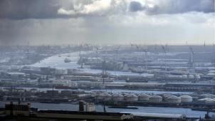 <p>Ein Blick von oben auf den Hafen von Antwerpen</p>