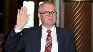 <p>Alfred Osseman (hier bei seiner Vereidigung zu Beginn der laufenden Legislatur) gehört dem Lütticher Provinzialrat seit 2012 an. Foto: Provinz Lüttich</p>