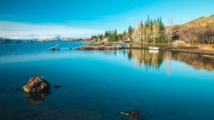 <p>Der Thingvellir-Nationalpark ist heute eines der meistbesuchten Reiseziele des Landes und ein idealer Ort, um sich mit der Geschichte Islands vertraut zu machen.</p>