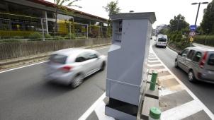 <p>Mit dem Geschwindigkeitsmessgerät „Lidar“ („Light Detection Radar“) machen die Beamten der Polizei Jagd auf „Temposünder“.</p>