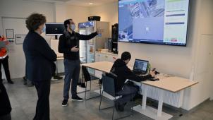 <p>Ministerin Petra De Sutter (links) hat sich das Projekt am Dienstag ausführlich erklären lassen.</p>