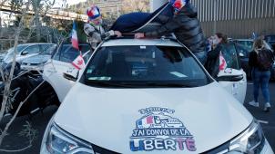 <p>In Frankreich haben sich gestern auch Konvois aus allen Himmelsrichtungen in Richtung Hauptstadt aufgemacht, wie dieses Bild aus Nizza zeigt.</p>