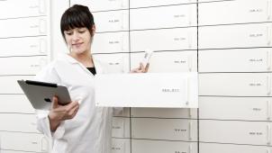 <p>Die Apotheker könnten in Zukunft dem Pflegepersonal unter die Arme greifen, die zahlreichen Corona-Impfungen durchzuführen.</p>