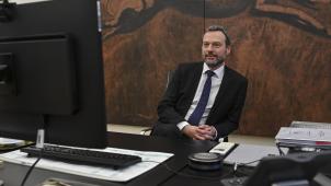 <p>Pierre Wunsch, Gouverneur der Nationalbank, in seinem Büro.</p>
