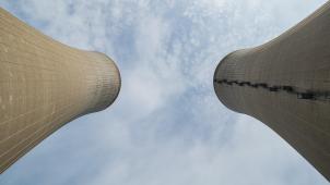 <p>Kühltürme eines Kernkraftwerks</p>