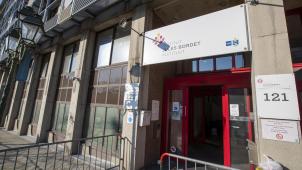 <p>Das Bild zeigt das Zentrum für die Registrierung und Unterbringung von ukrainischen Flüchtlingen im ehemaligen Krankenhaus Jules Bordet in Anderlecht, Brüssel.</p>