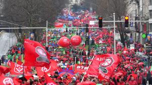 <p>Diese Aufnahme ist bei einer anderen Großdemo der Gewerkschaftsfront in der Hauptstadt entstanden.</p>