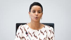 <p>In Sint-Truiden erläuterte die Ministerin ihren Wohnungsbauplan, den sie auf den Weg bringen will.</p>