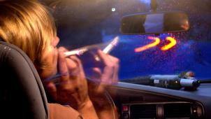 <p>Mit der Tüte hinter dem Lenkrad. Ob die Zahl der Drogenfahrten zunimmt, ist nicht sicher. Vielleicht fallen durch bessere Kontrollkethoden solche Verkehrssünder nur öfter auf.</p>