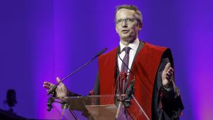 <p>Der Rektor der KU Löwen, Luc Sels, hält eine Rede anlässlich der Eröffnung des akademischen Jahres in Löwen.</p>