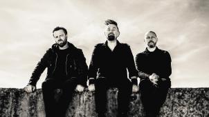 <p>Mit Frontmann und Gitarrist Andy Cairns sowie Bassist Michael McKeegan sind noch zwei Mitglieder der Urformation Bestandteil der Band.</p>