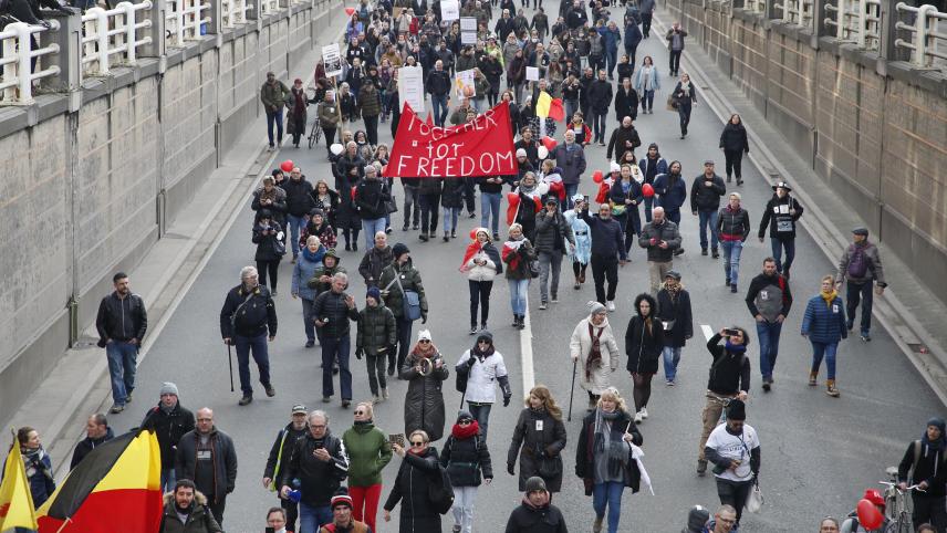 <p>Während die früheren Demonstrationen 5.000 bis 50.000 Teilnehmer anzogen, scheint die Demonstration am Sonntag diese Zahlen nicht zu erreichen.</p>