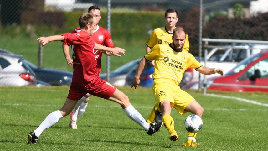 <p>Xavier Bastin (rechts, für die Union Walhorn) trägt in der kommenden Saison das Elsenborner Trikot.</p>
