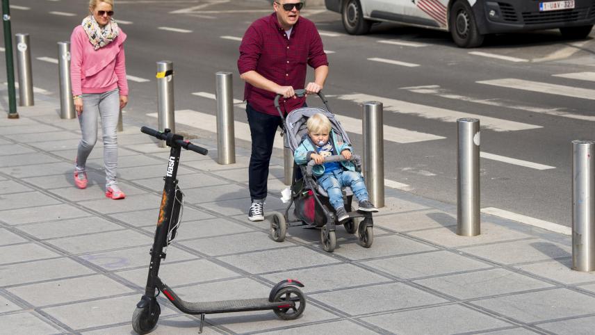 <p>Mit dem wilden Parken von E-Rollern in den Straßen Brüssels soll bald Schluss sein.</p>