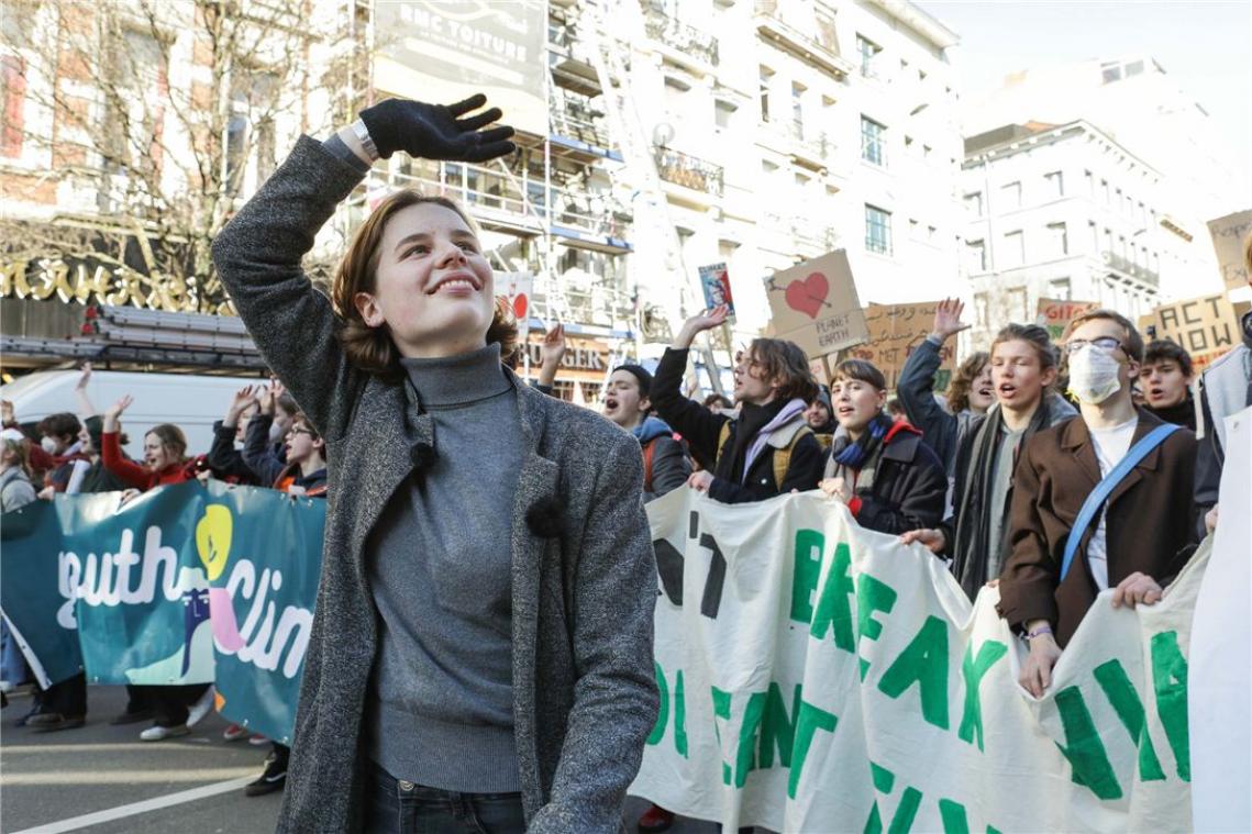 <p>Anuna De Wever am Donnerstag beim sechsten Klimamarsch in Brüssel.</p>