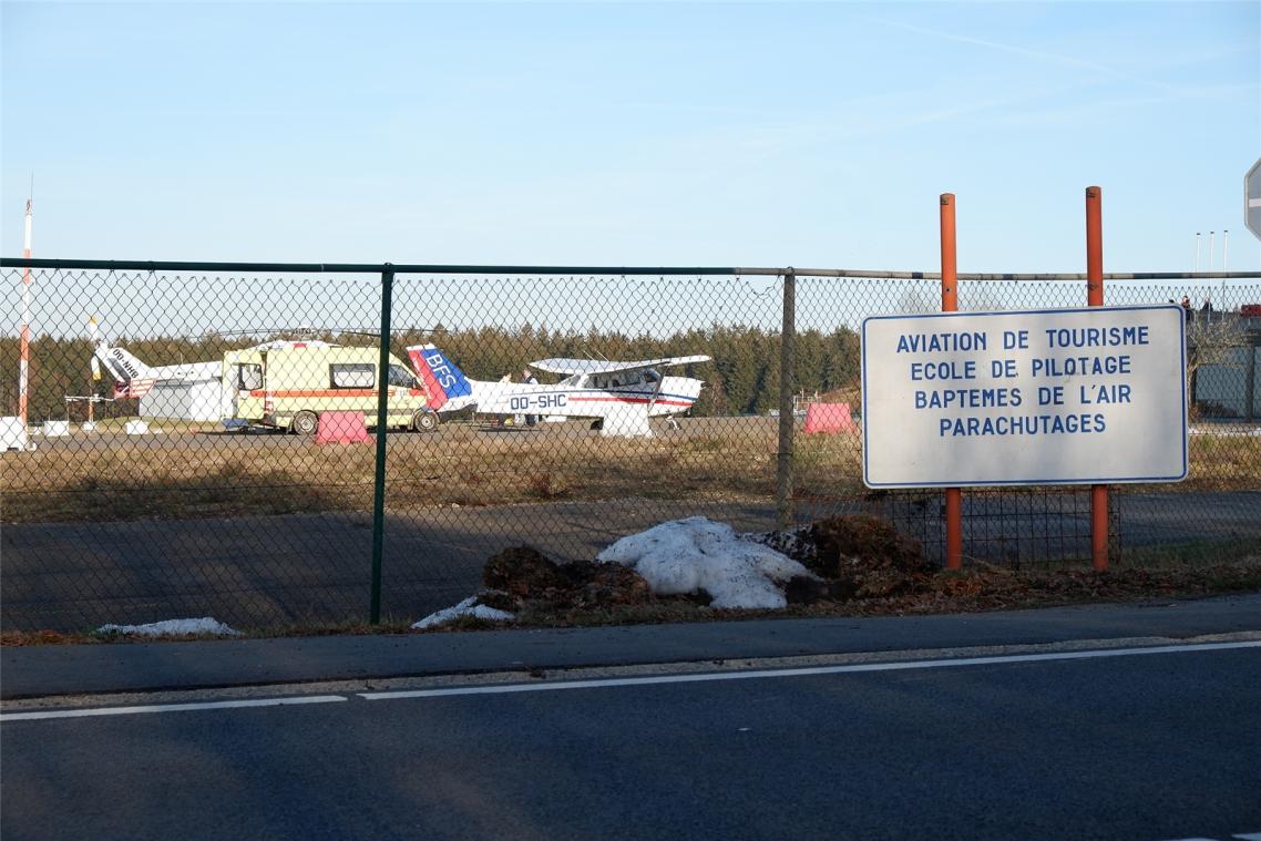 <p>Feuerwehr, Rettungswagen und der Hubschrauber von Bra-sur-Lienne waren am Samstag am Flugplatz von Spa-La Sauvenière im Einsatz.</p>