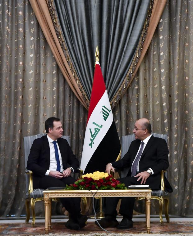 <p>Alexander De Croo (l.) traf sich in Irak mit Präsident Barham Salih.</p>