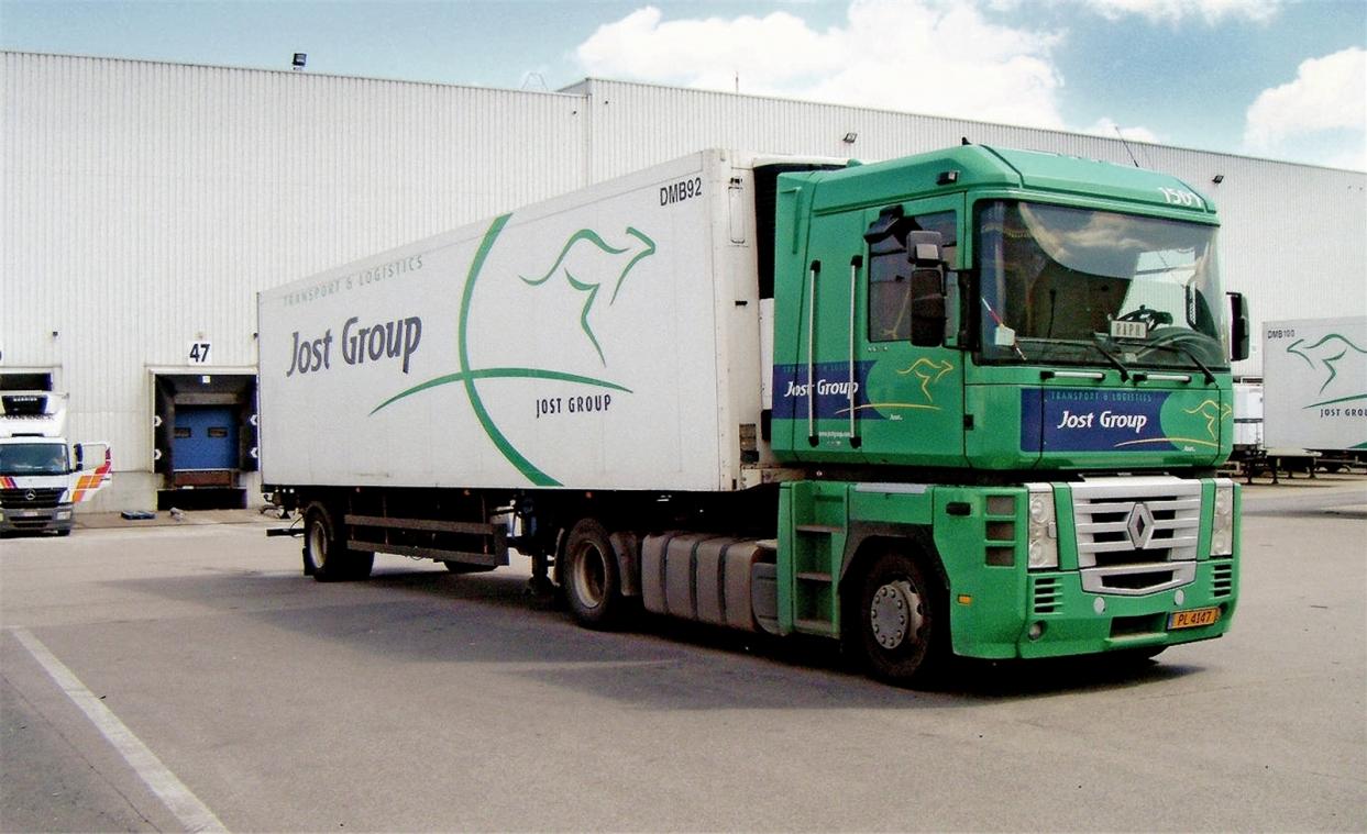 <p>Wie mehrere Medien am Dienstag berichteten, will die Staatsanwaltschaft insgesamt 300 Lastwagen der Jost Group beschlagnahmen lassen.</p>