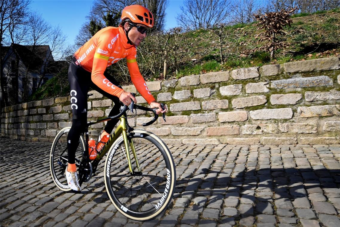 <p>Greg Van Avermaet erkundete am Dienstag den Parcours des „Omloop Het Nieuwsblad“.</p>