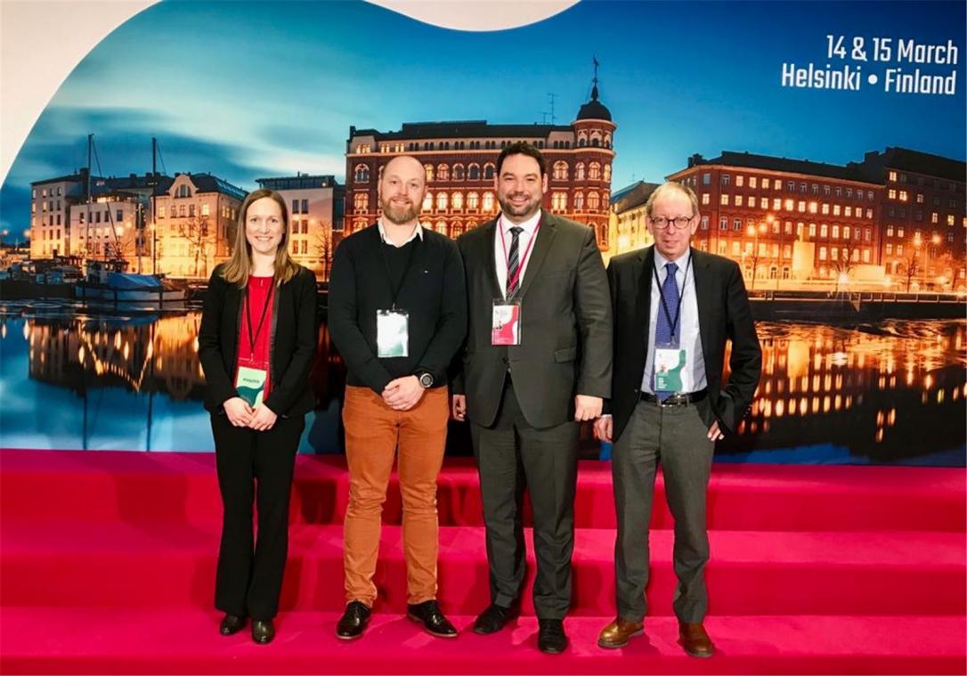 <p>Die ostbelgische Delegation in Helsinki: Harald Mollers (Zweiter von rechts), seine Kabinettschefin Michèle Pommé sowie die Gewerkschafter Frédéric Straet (CGSP) und Guido Reuter (CSC).</p>