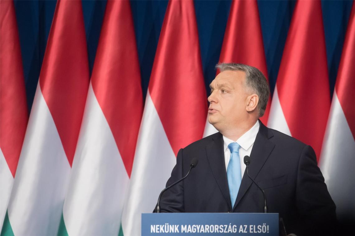 <p>Bringt mit seinem rechten Kurs die EVP in Bedrängnis: Viktor Orbán, katholisch-konservativer, „illiberaler“ ungarischer Führer.</p>