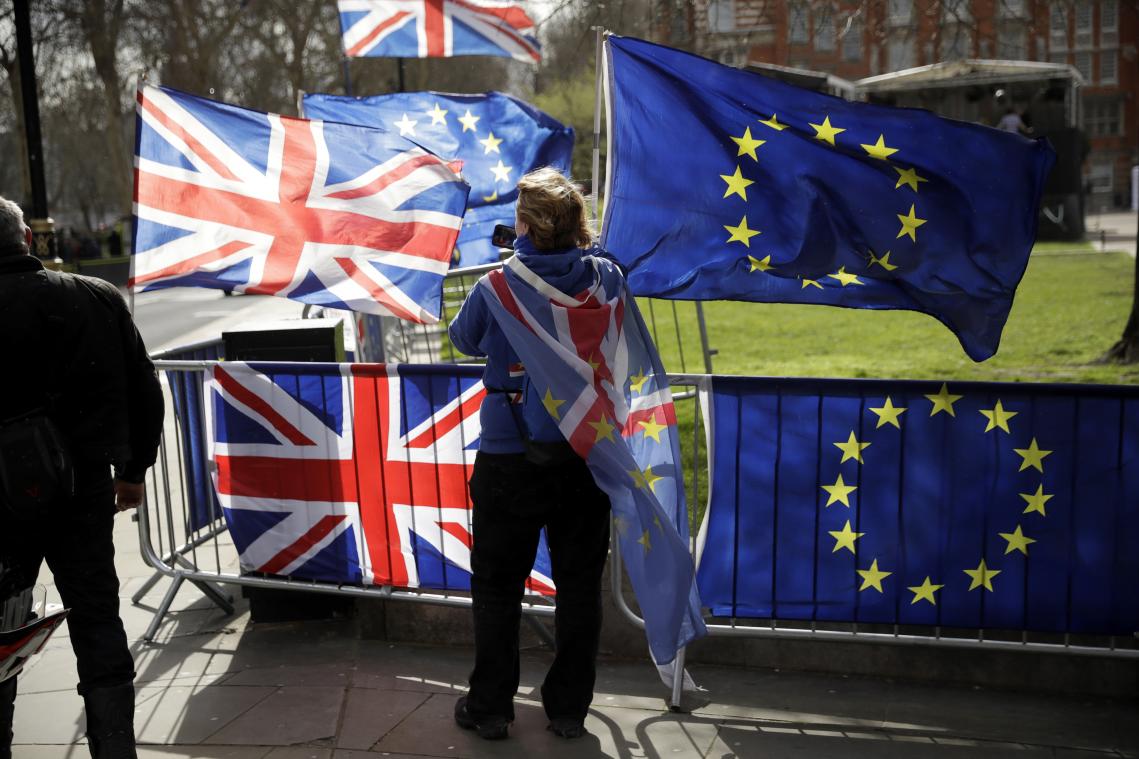 <p>Eigentlich wollte Großbritannien schon in weniger als zwei Wochen aus der Europäischen Union austreten. Doch es gibt immer neue Hürden.</p>
