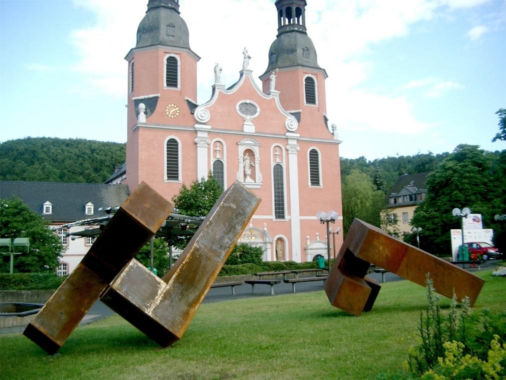 <p>Das Monument „Dialog“ von Martin Schöneich war 2004 auf dem Hahnplatz ausgestellt.</p>