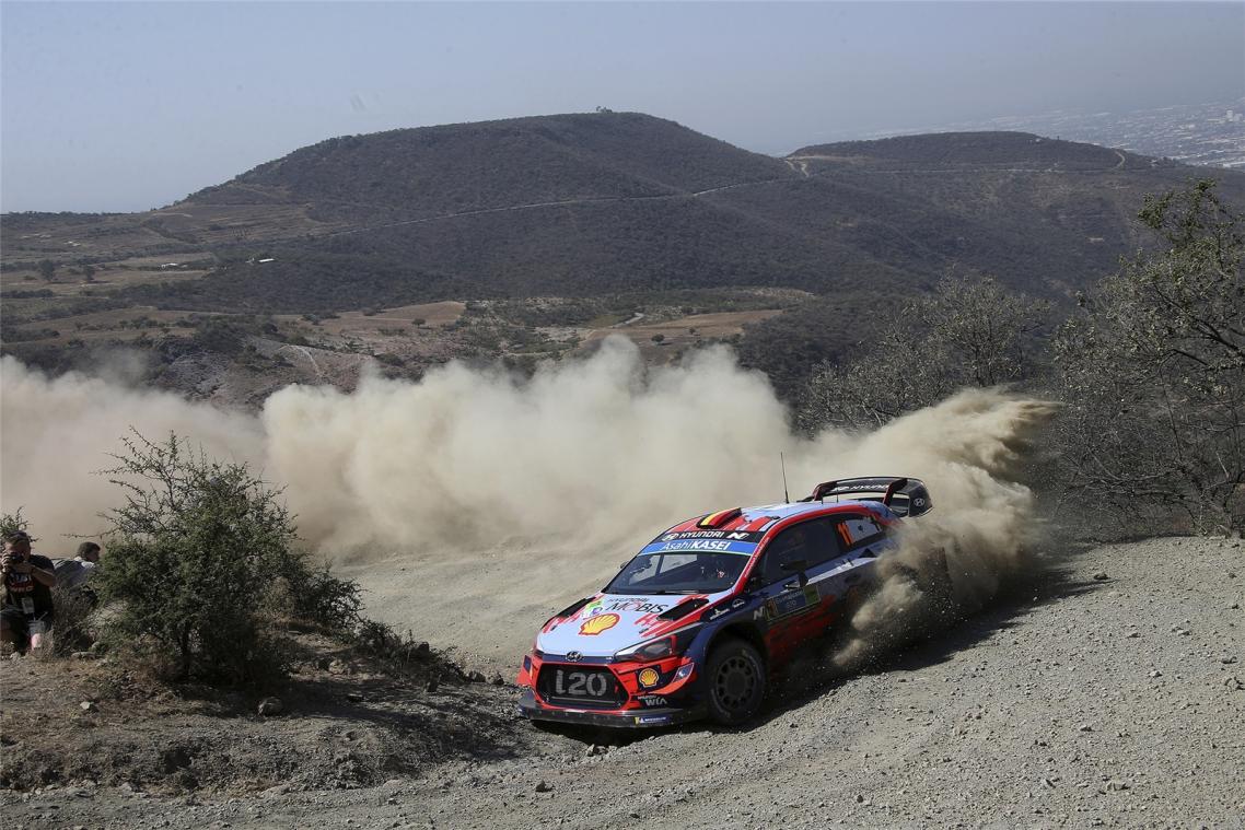 <p>Thierry Neuville und Nicolas Gilsoul im Hyundai i20 Coupe WRC unterwegs auf der Rallye Mexiko.</p>