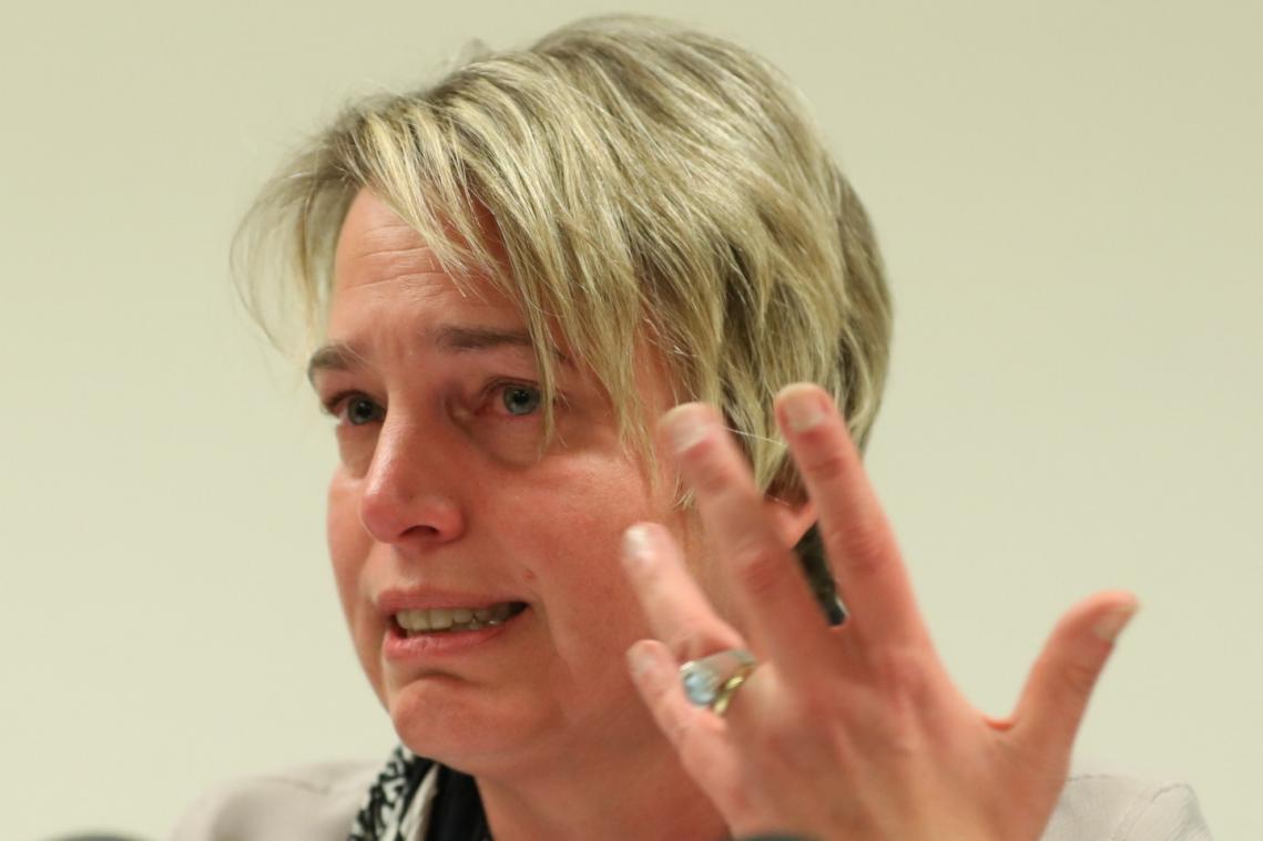 <p>Unter Tränen gab die flämische Umweltministerin Joke Schauvliege (CD&amp;V) am Dienstagabend ihren Rücktritt bekannt.  Foto: belga</p>