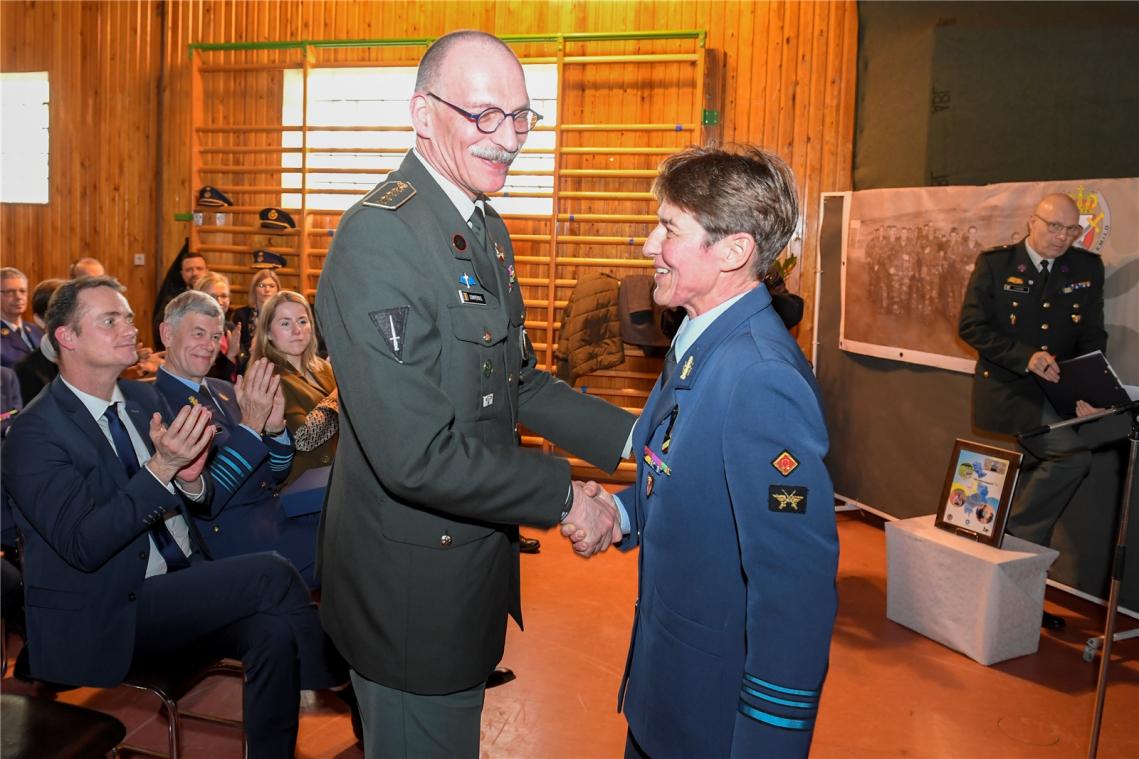 <p>Hoher Besuch in Eupen: General M. Compernol mit Kommandantin N. BeerdenFoto: David Hagemann</p>