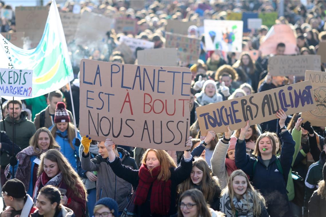 <p>Junge Klima-Demonstranten vergangenen Donnerstag in Charleroi.</p>