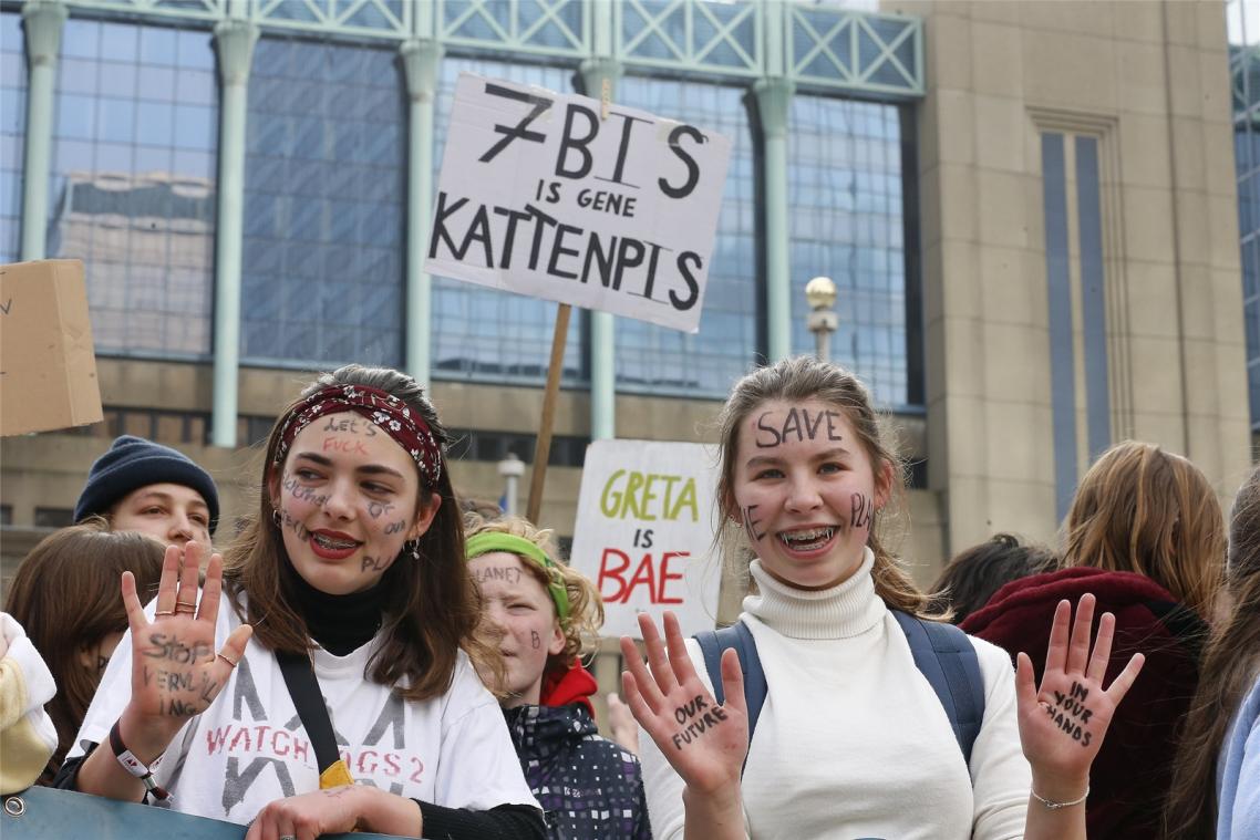 <p>„Artikel 7bis ist kein Pappenstiel“: Etwa tausend Jugendliche demonstrierten am Dienstag in Brüssel für ein Klimagesetz.</p>