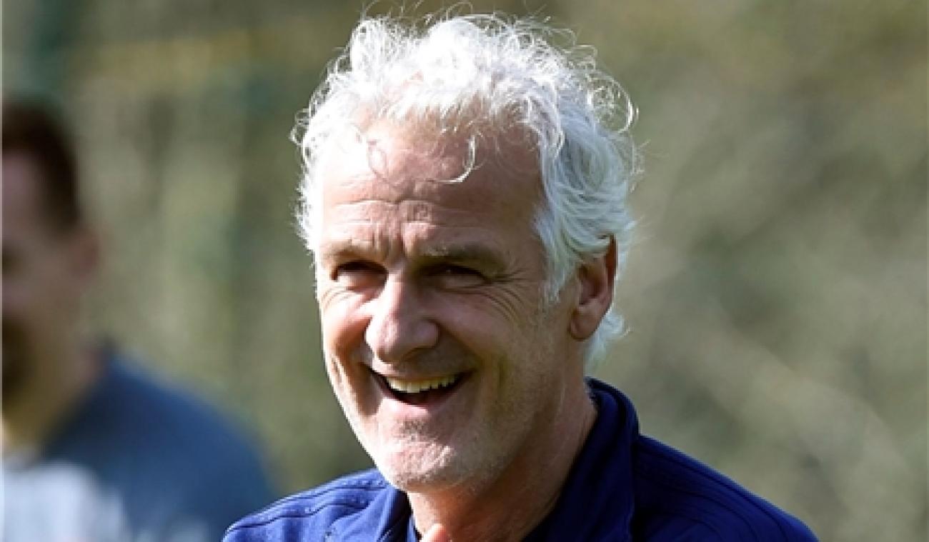 <p>Hat - auch dank der Halbierung der Punkte - gut lachen: Anderlecht-Trainer Rutten.</p>