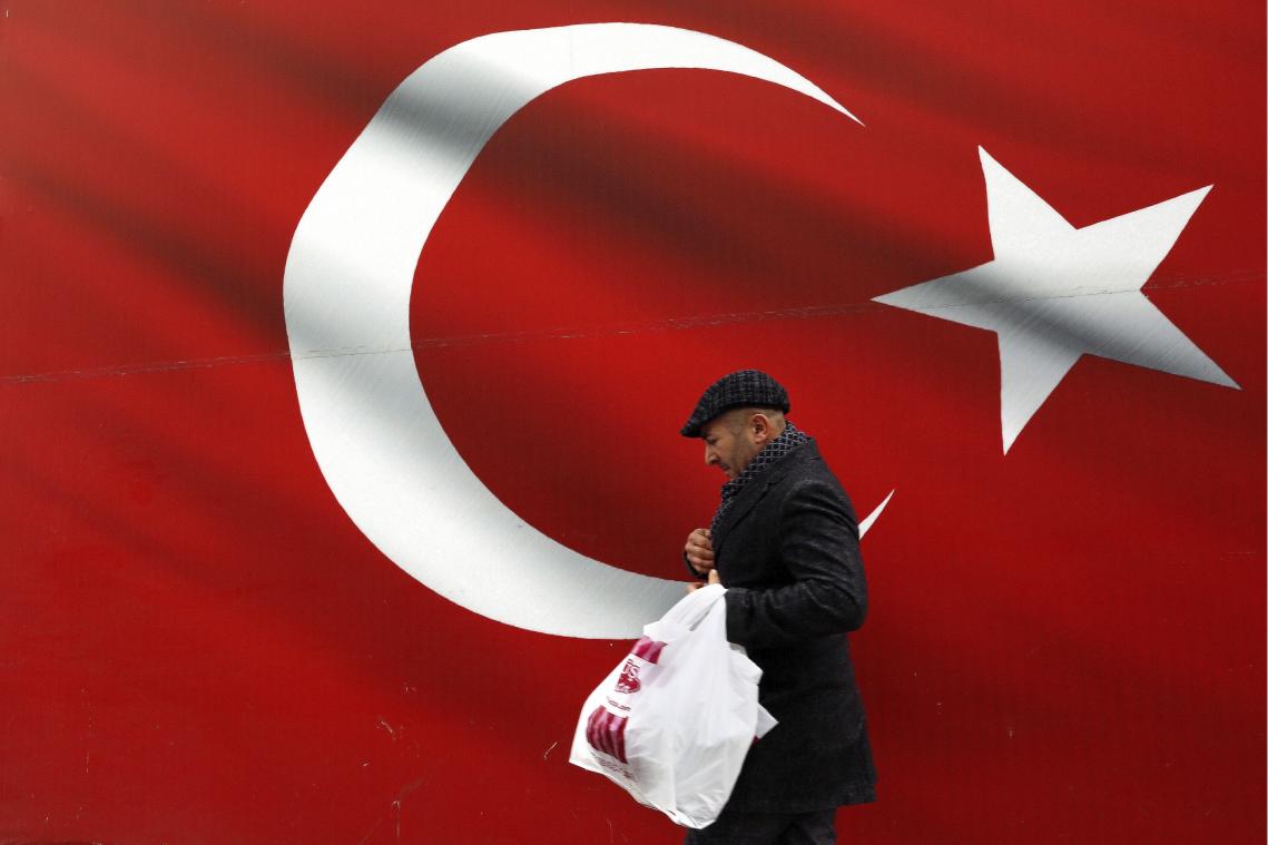 <p>57 Millionen Wahlberechtigte bestimmen am Sonntag die Bürgermeister, Ortsvorsteher, Gemeinderäte und andere lokale Amtsinhaber in den 81 Provinzen der Türkei.</p>
